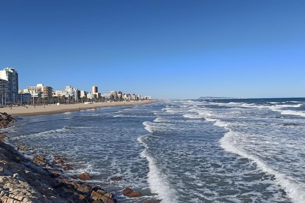 شقة Piso En Playa De Gandia! المظهر الخارجي الصورة